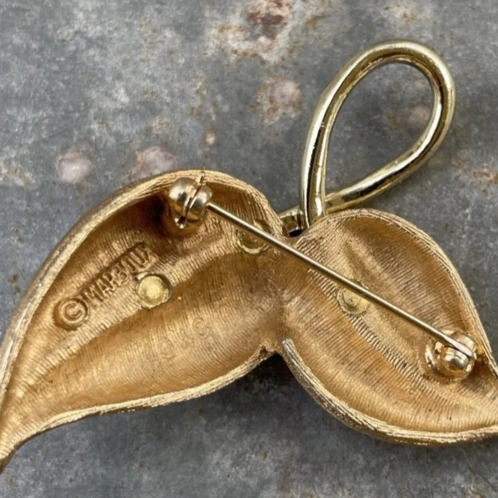 Marboux signed vintage gold tone Leaves Brooch - Picture 2 of 2